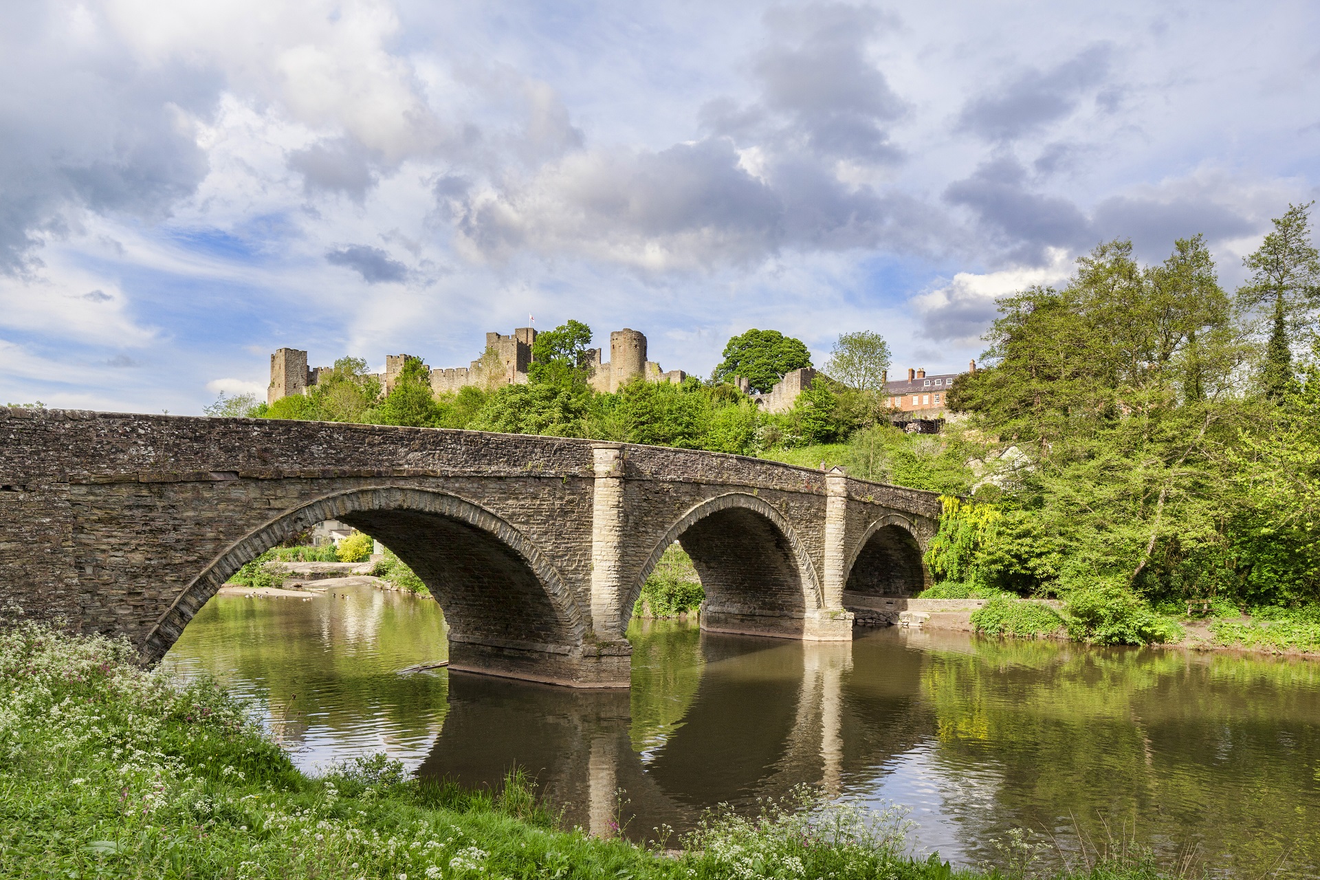 Book a property valuation in Ludlow