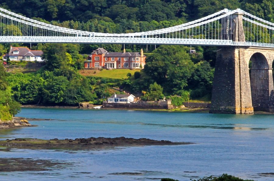 Menai Bridge_Area_Guide_Image