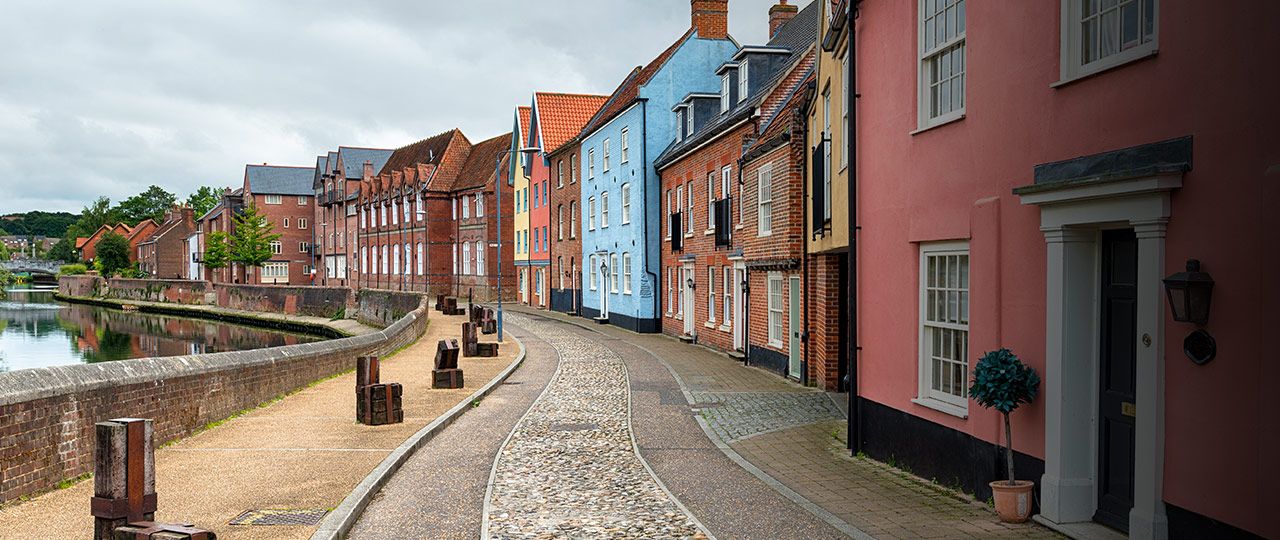 Website_Header_Cobble-Street_Amelia-Daniel